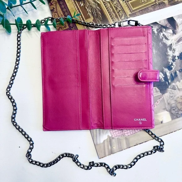 CHANEL Quilted Wallet - Picture 2 of 12